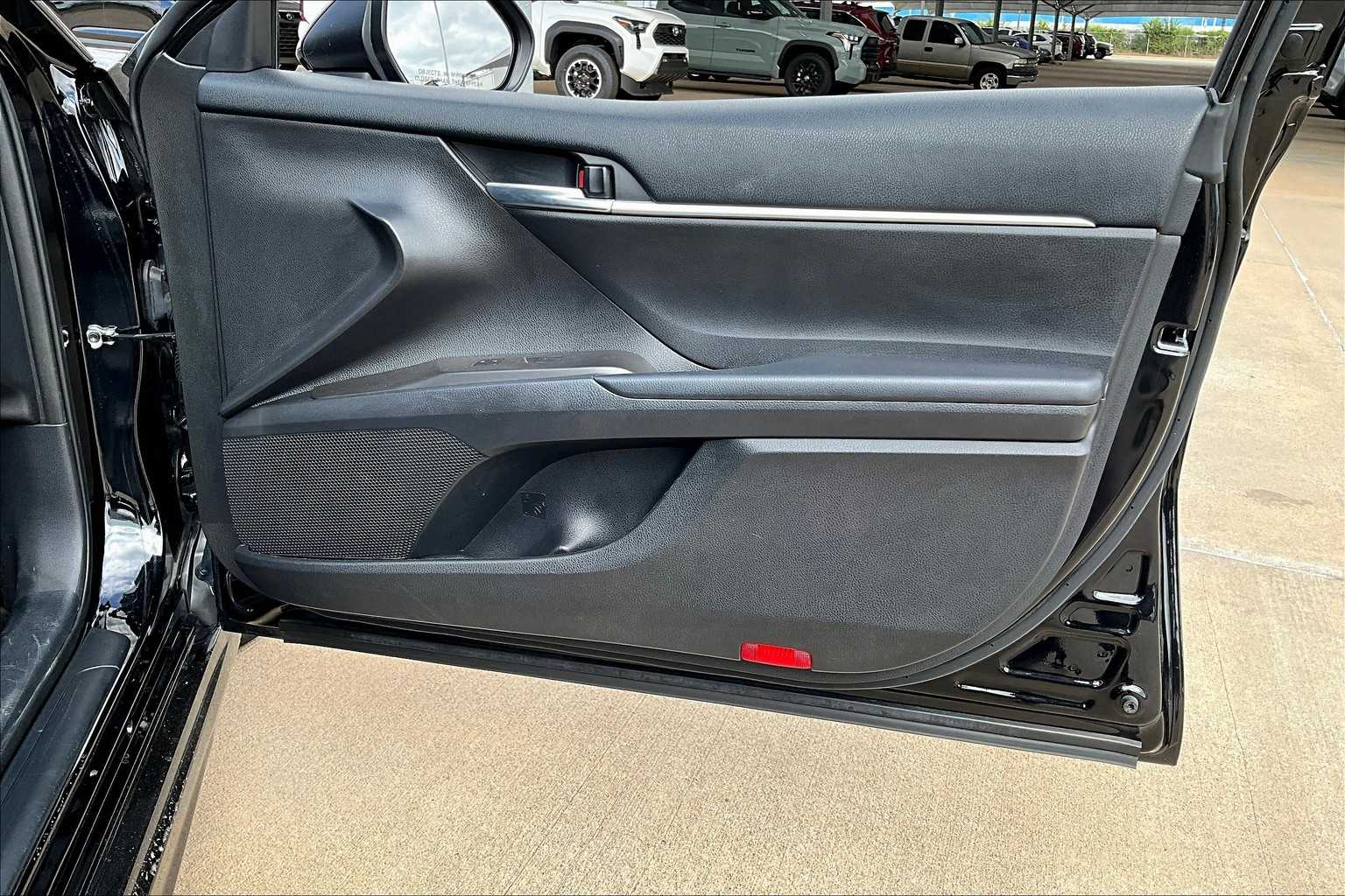 2023 Toyota Camry SE photo 22