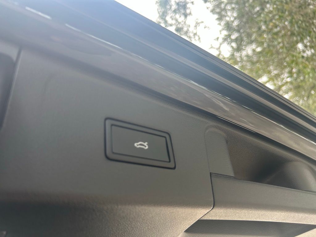 2026 Volkswagen Atlas SE Technology photo 36
