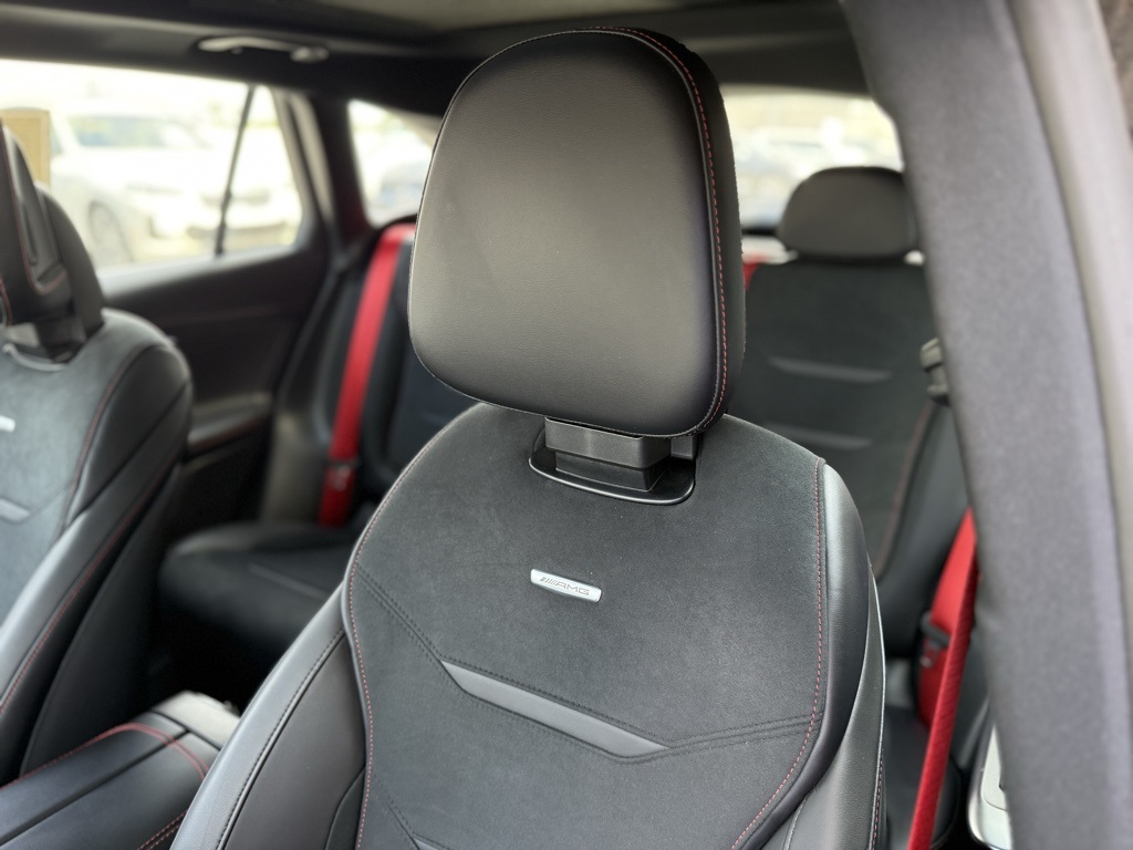 2025 Mercedes Benz GLC 43 AMG 4MATIC photo 4