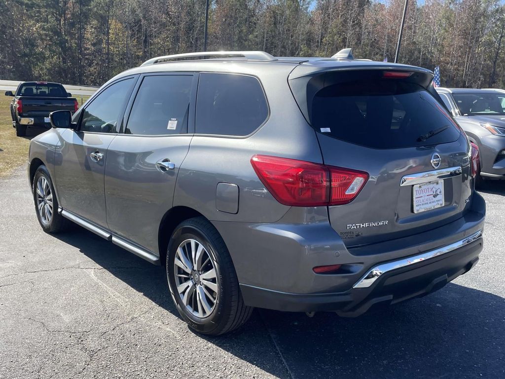 2020 Nissan Pathfinder SL photo 4