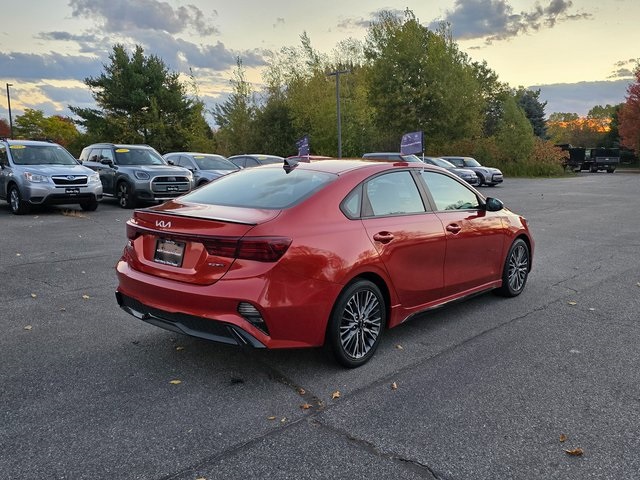 2022 Kia Forte GT-Line photo 4
