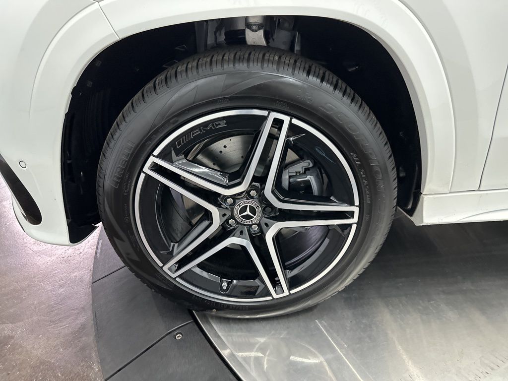 2026 Mercedes Benz GLS 450 4MATIC photo 33