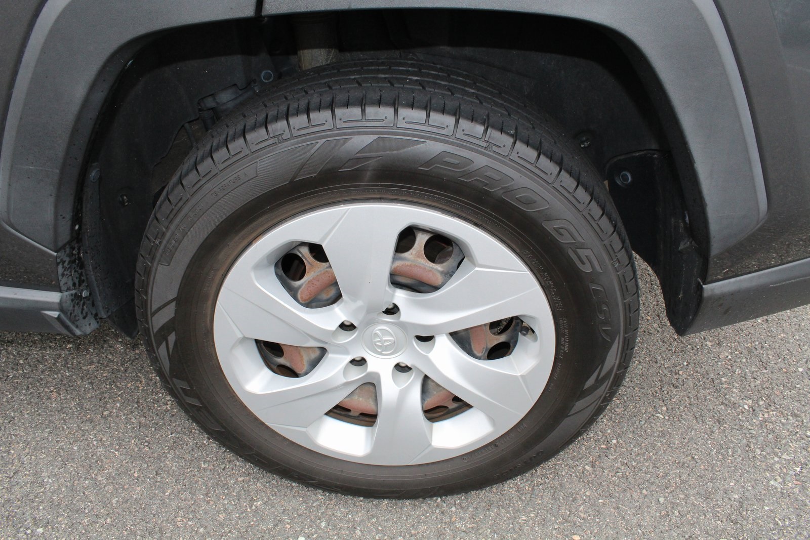 2019 Toyota RAV4 LE photo 22