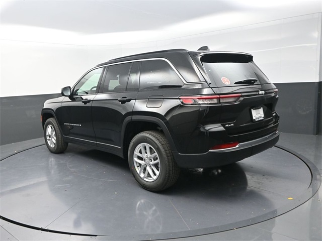 2025 Jeep Grand Cherokee Laredo X photo 3