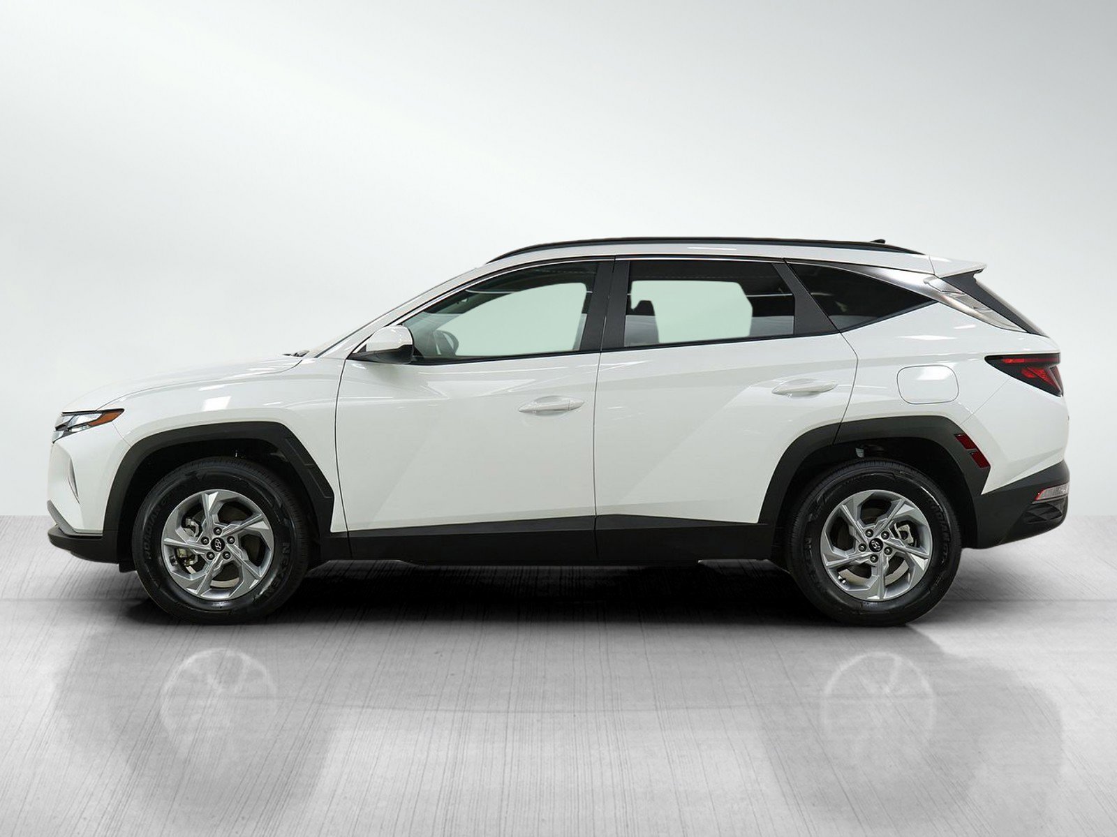 Used 2024 Hyundai Tucson SEL with VIN 5NMJBCDE8RH388906 for sale in Minneapolis, Minnesota
