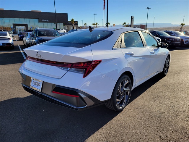 2025 Hyundai Elantra SEL Convenience photo 3