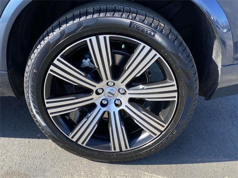 2025 Volvo XC90 AWD Plus photo 7