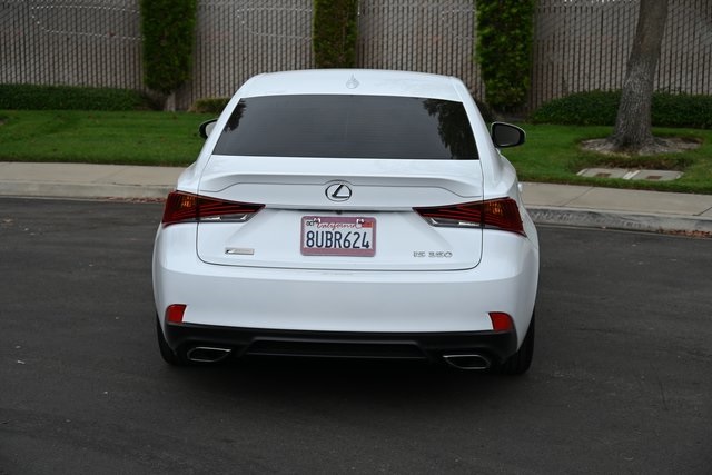 2020 Lexus IS 350 F SPORT photo 4