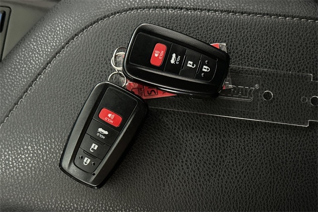 2023 Toyota Camry Hybrid XSE photo 4