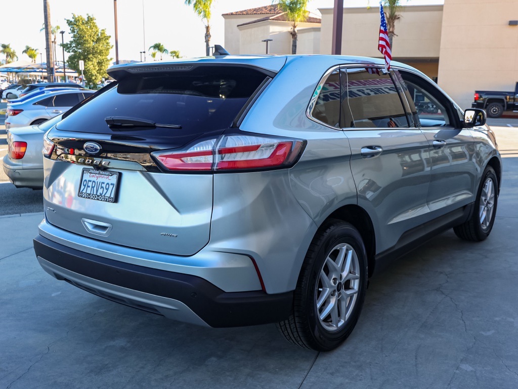 2023 Ford Edge SEL photo 2