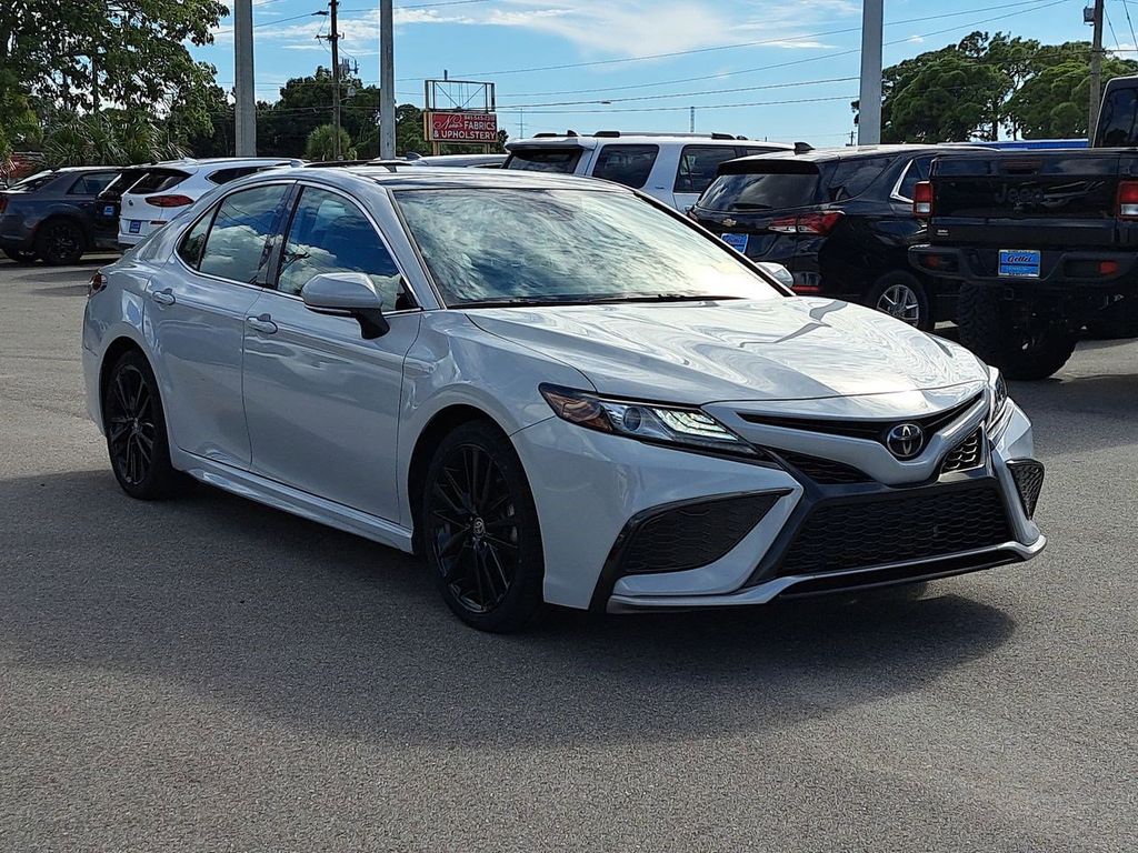 2022 Toyota Camry XSE photo 3