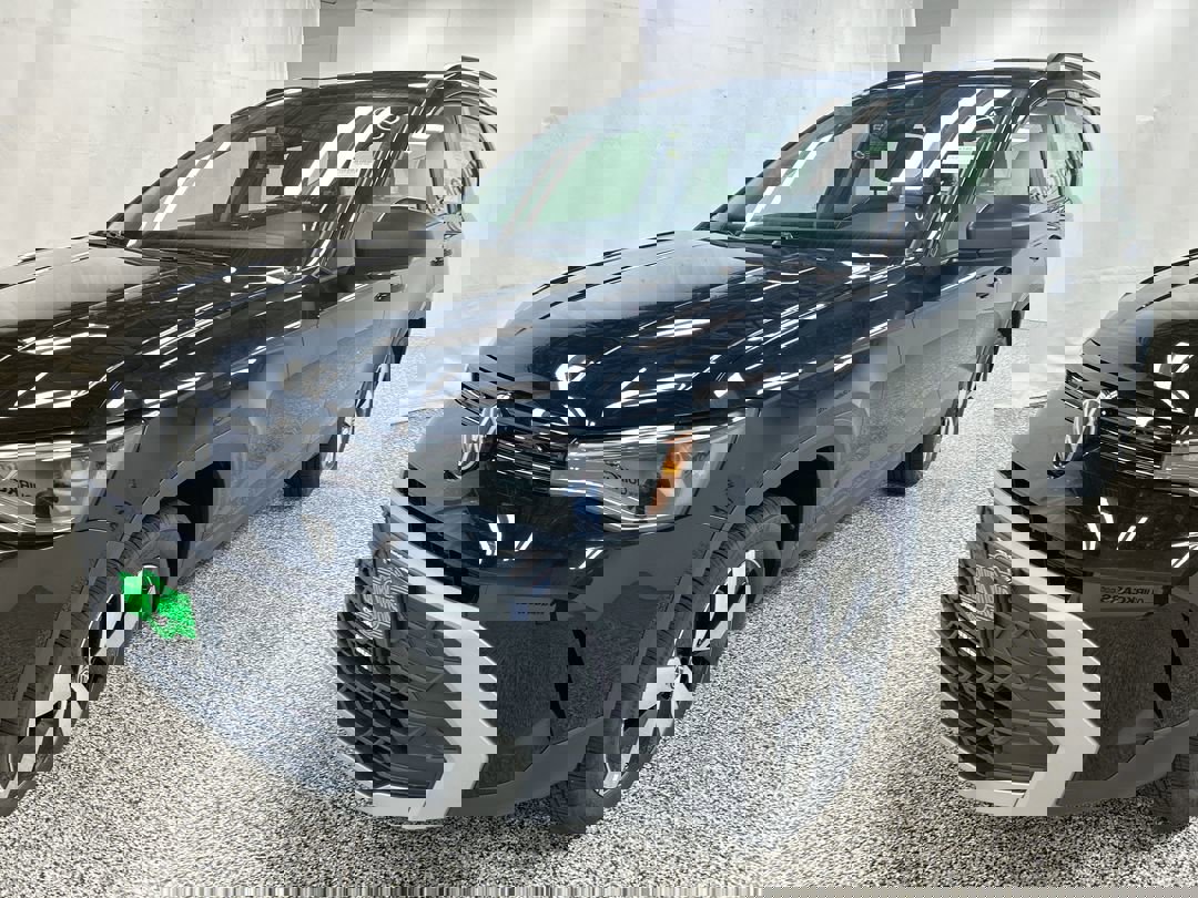 2025 Volkswagen Taos S photo 2