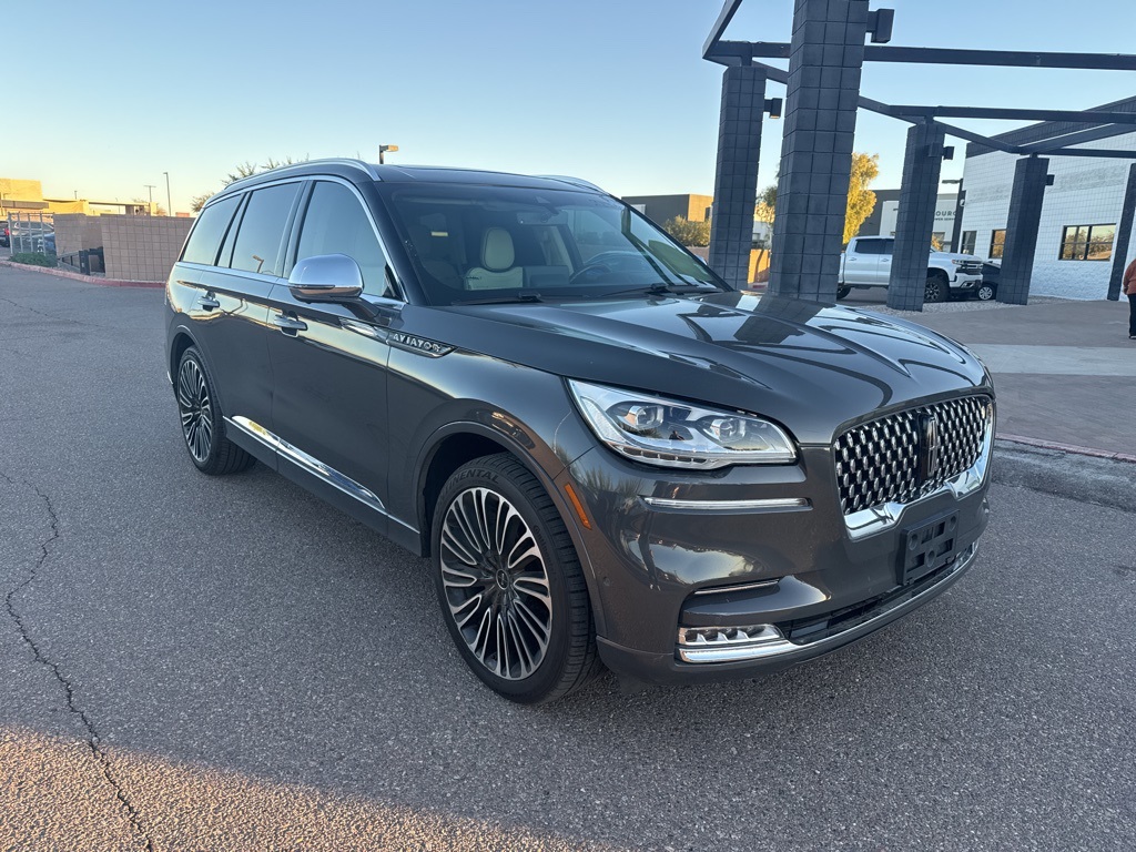 2022 Lincoln Aviator Black Label's photo