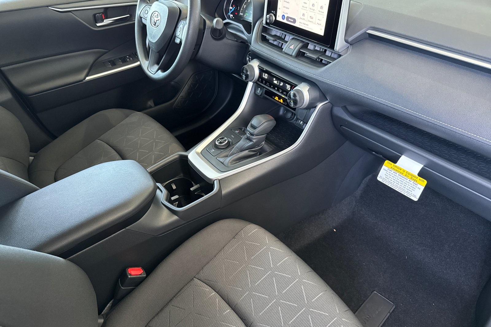 2025 Toyota RAV4 Hybrid XLE photo 15