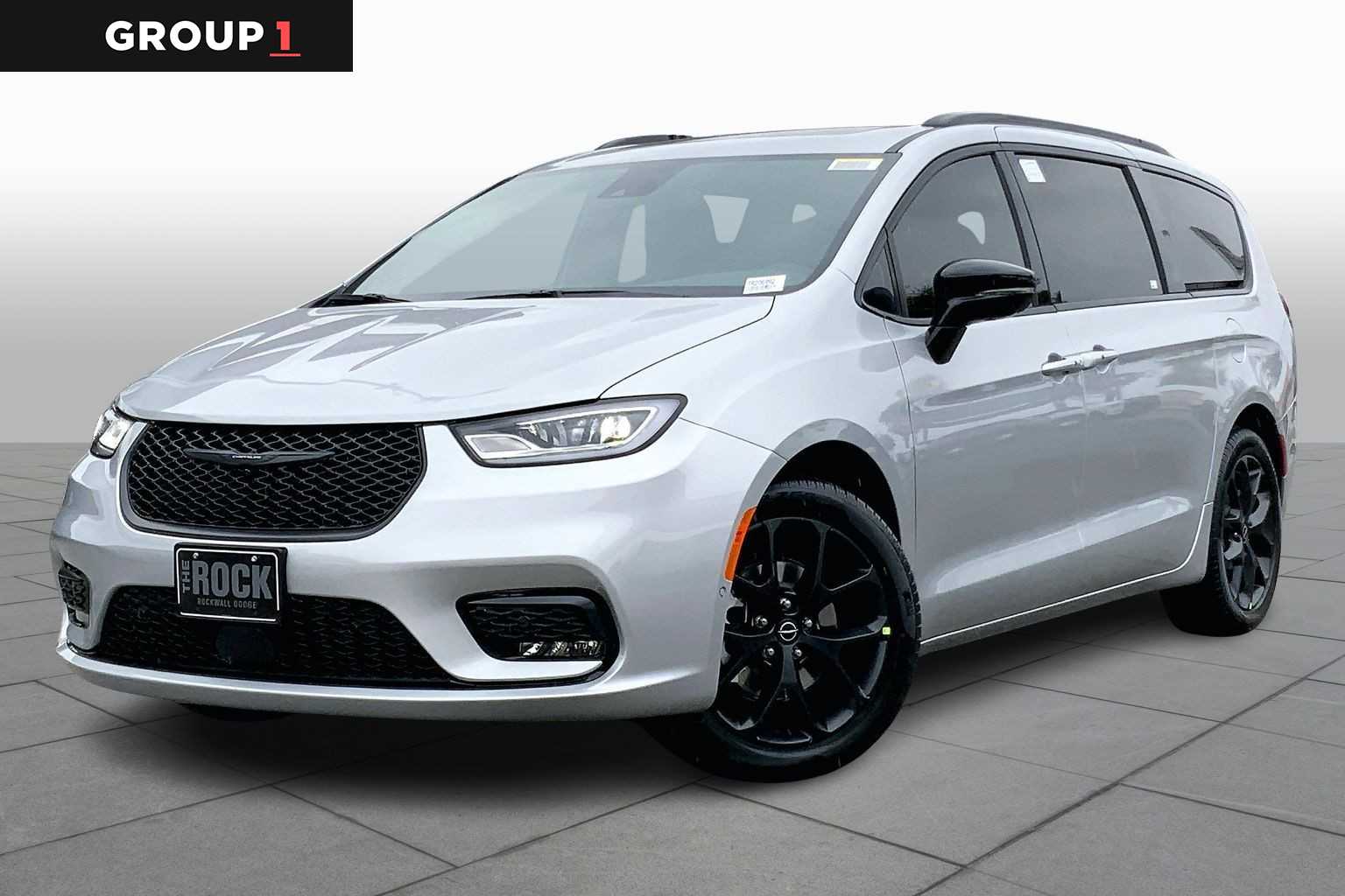 2026 Chrysler Pacifica Limited's photo