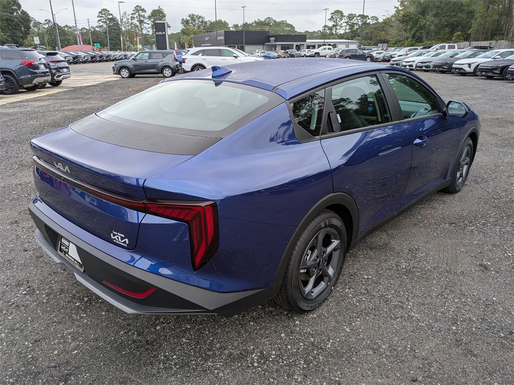 2025 Kia K4 LXS photo 3