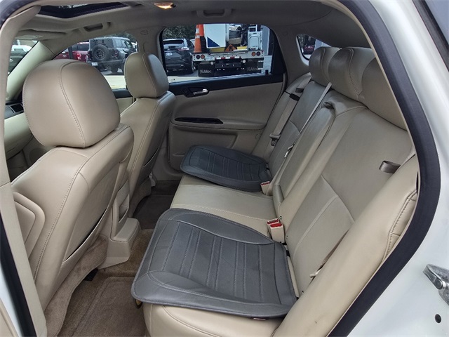 2009 Chevrolet Impala SS photo 10