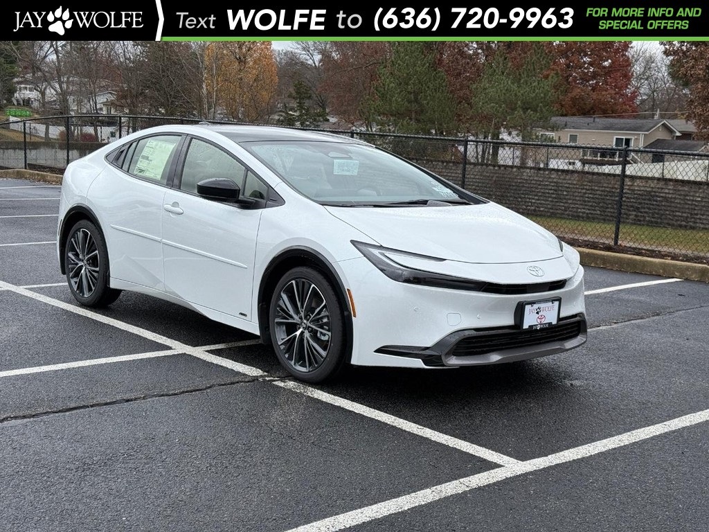 2026 Toyota Prius XLE's photo