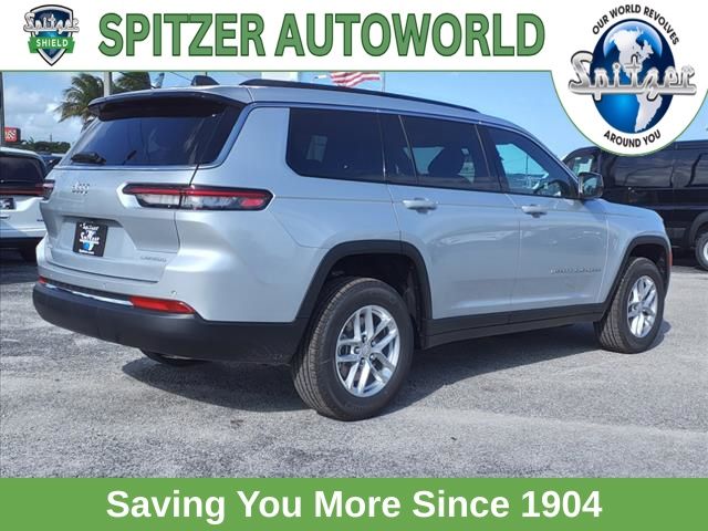 2025 Jeep Grand Cherokee Laredo photo 3