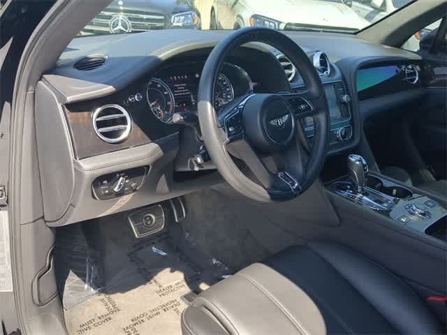 2019 Bentley Bentayga V8 photo 2