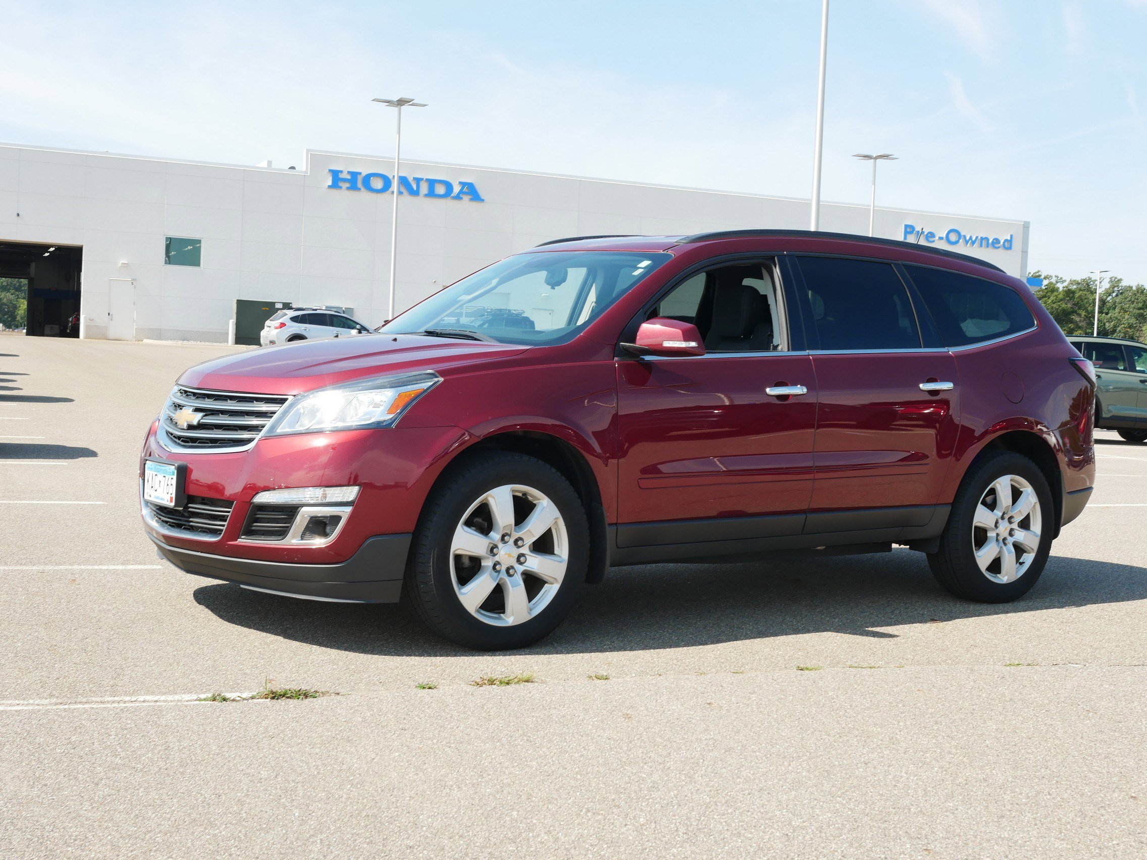 Used 2017 Chevrolet Traverse 1LT with VIN 1GNKVGKD7HJ333604 for sale in Waite Park, Minnesota