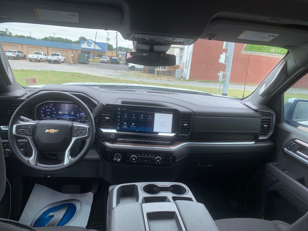 2024 Chevrolet Silverado 1500 LT photo 22