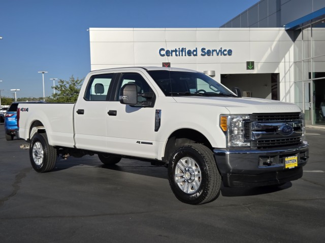 2017 Ford F-350 Platinum photo 2