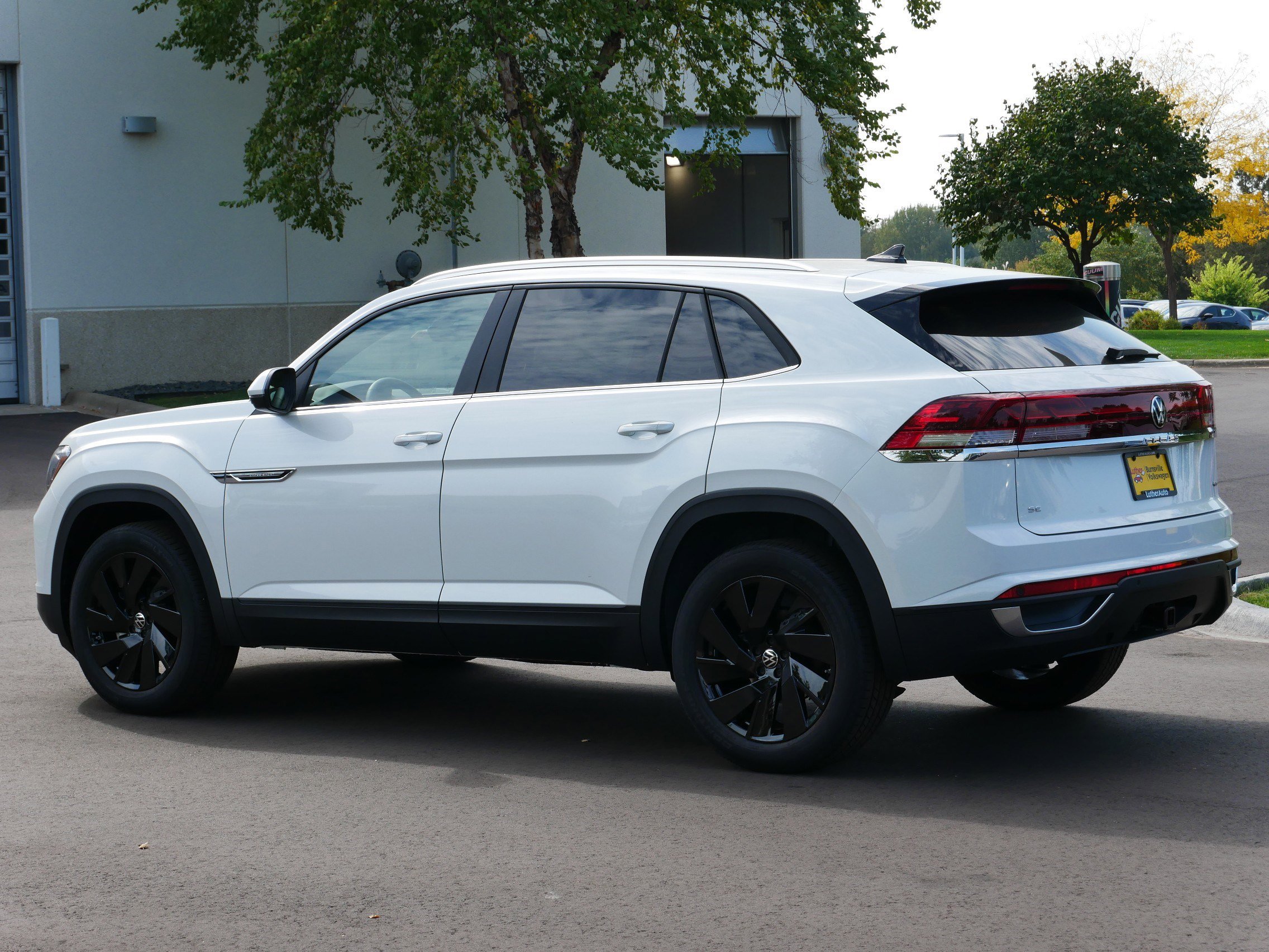 2026 Volkswagen Atlas Cross Sport SE Technology photo 3