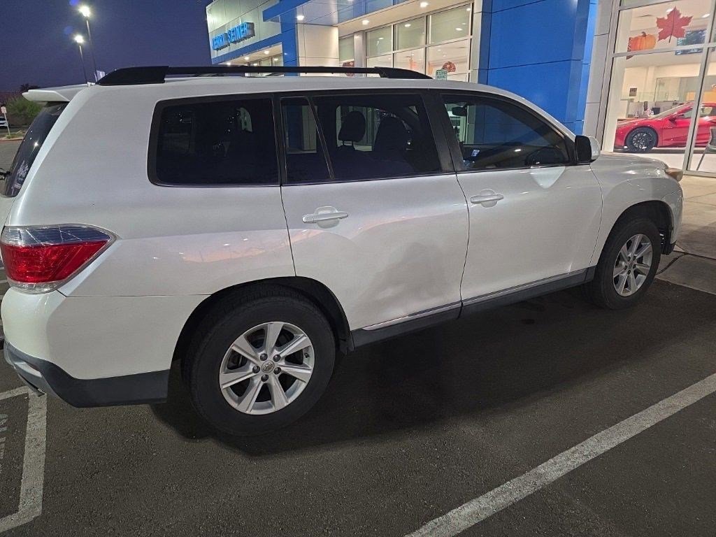 2013 Toyota Highlander Base Plus photo 4