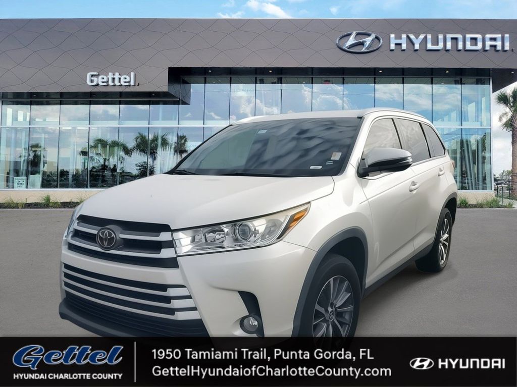 2019 Toyota Highlander XLE's photo