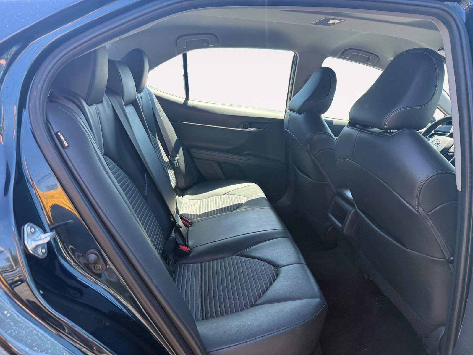 2021 Toyota Camry SE photo 17