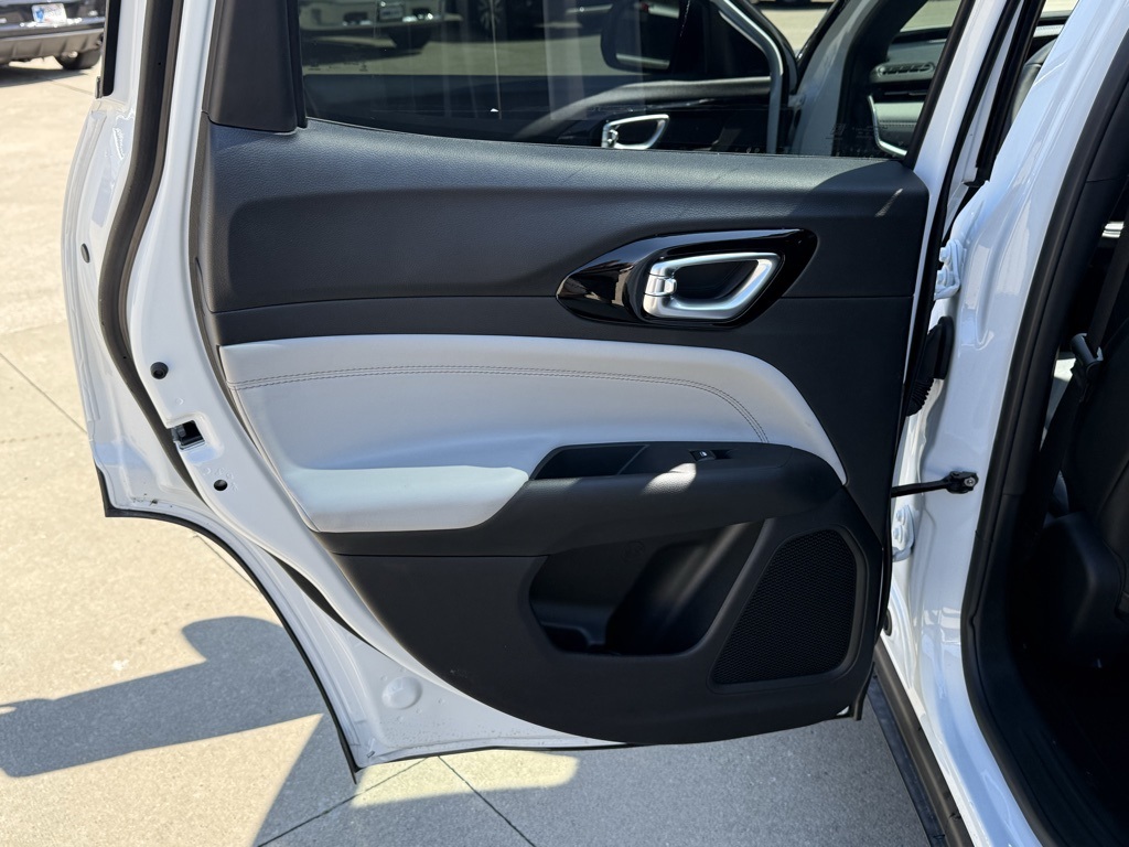 2025 Jeep Compass Limited photo 16