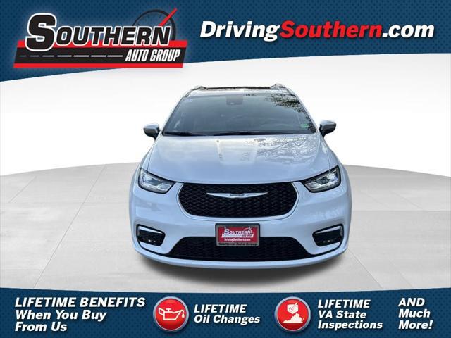 2026 Chrysler Pacifica Pinnacle's photo