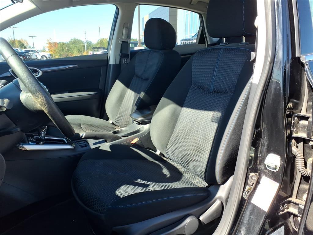 2019 Nissan Sentra SR photo 3