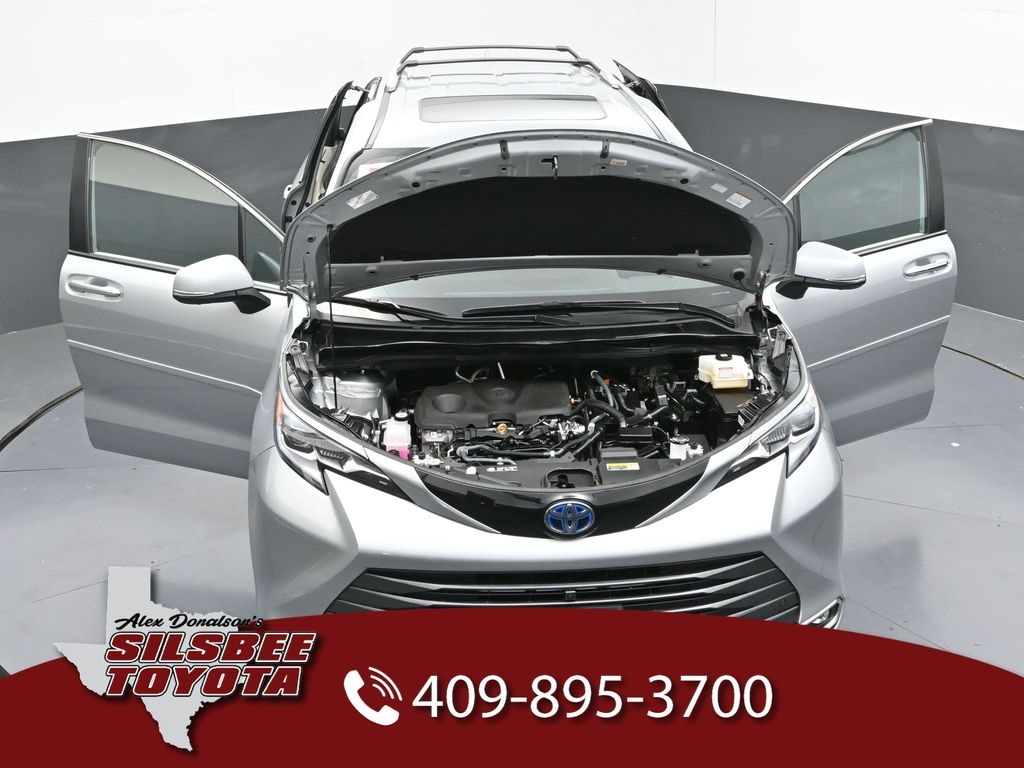 2022 Toyota Sienna Platinum photo 29