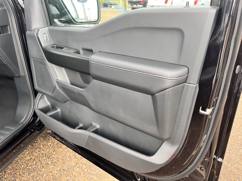 2025 Ford F-150 STX photo 15