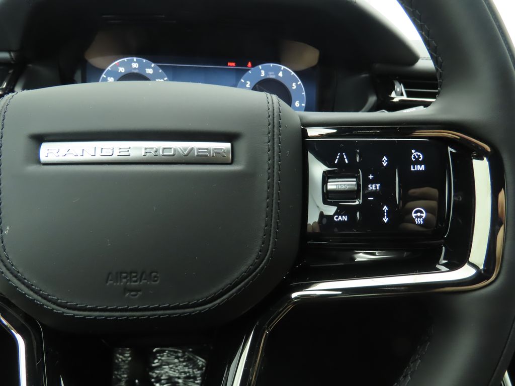 2026 Land Rover Range Rover Velar SE photo 11