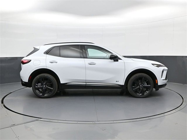 2025 Buick Envision Sport Touring photo 2