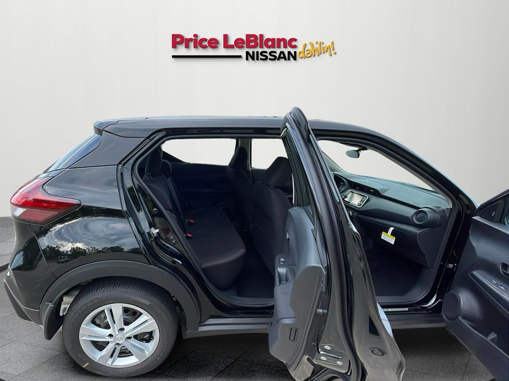 2025 Nissan Kicks Play S photo 14