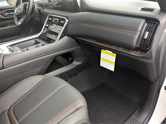2025 Nissan Armada SL photo 29