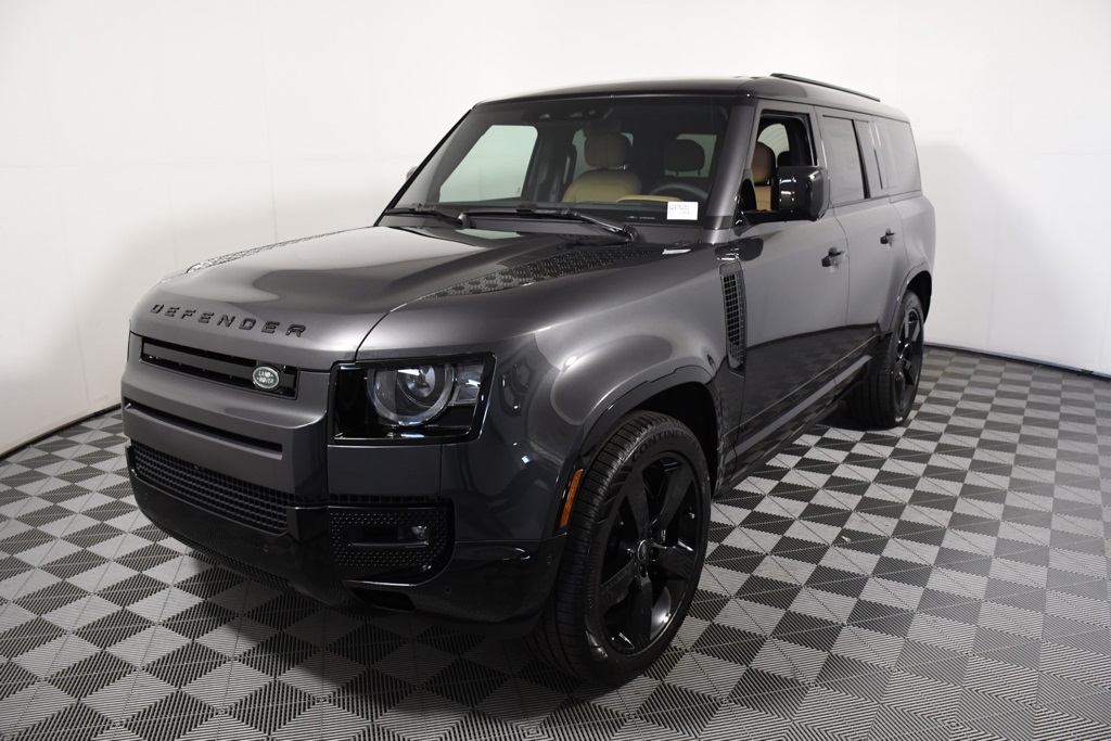 2025 Land Rover Defender V8's photo