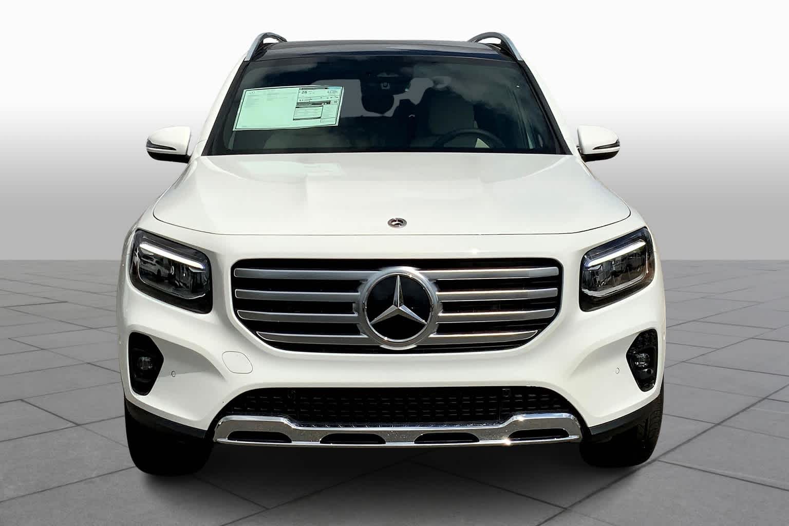 2025 Mercedes Benz GLB 250 photo 3