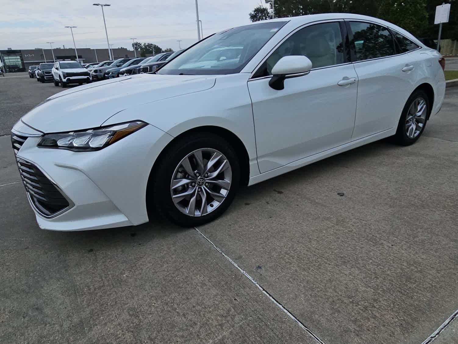 2021 Toyota Avalon XLE photo 4