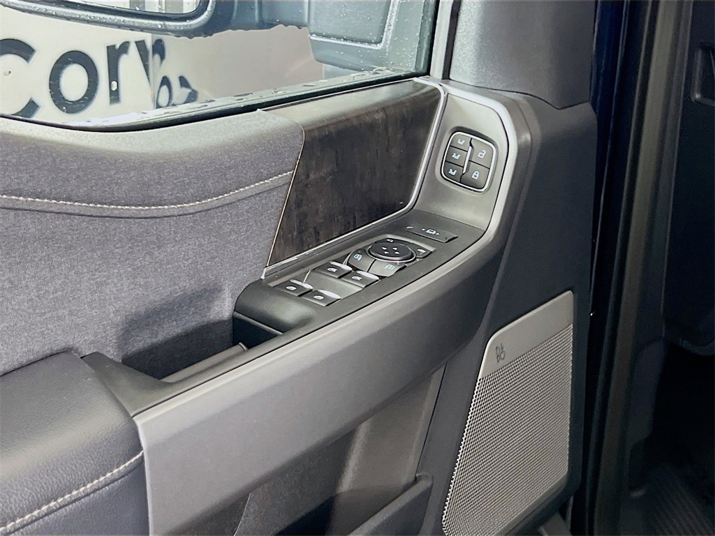 2025 Ford F-250 Lariat photo 12