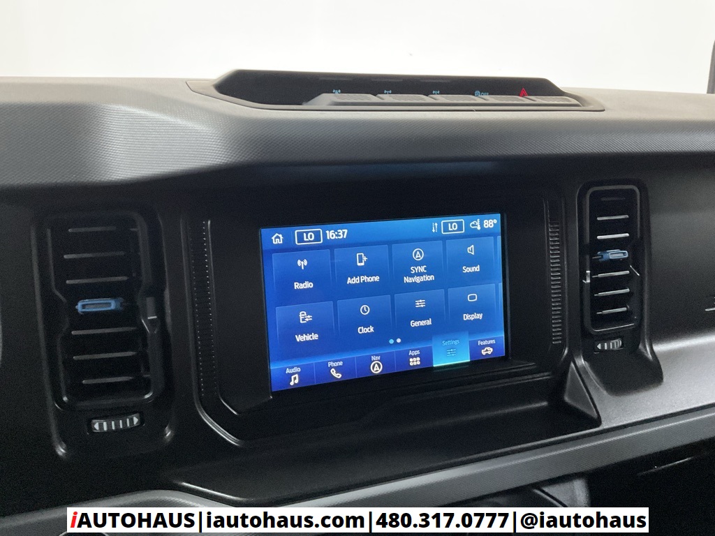 2022 Ford Bronco Black Diamond photo 30