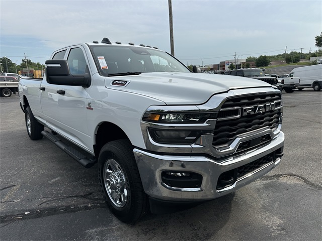 2025 Ram 2500 Tradesman photo 3