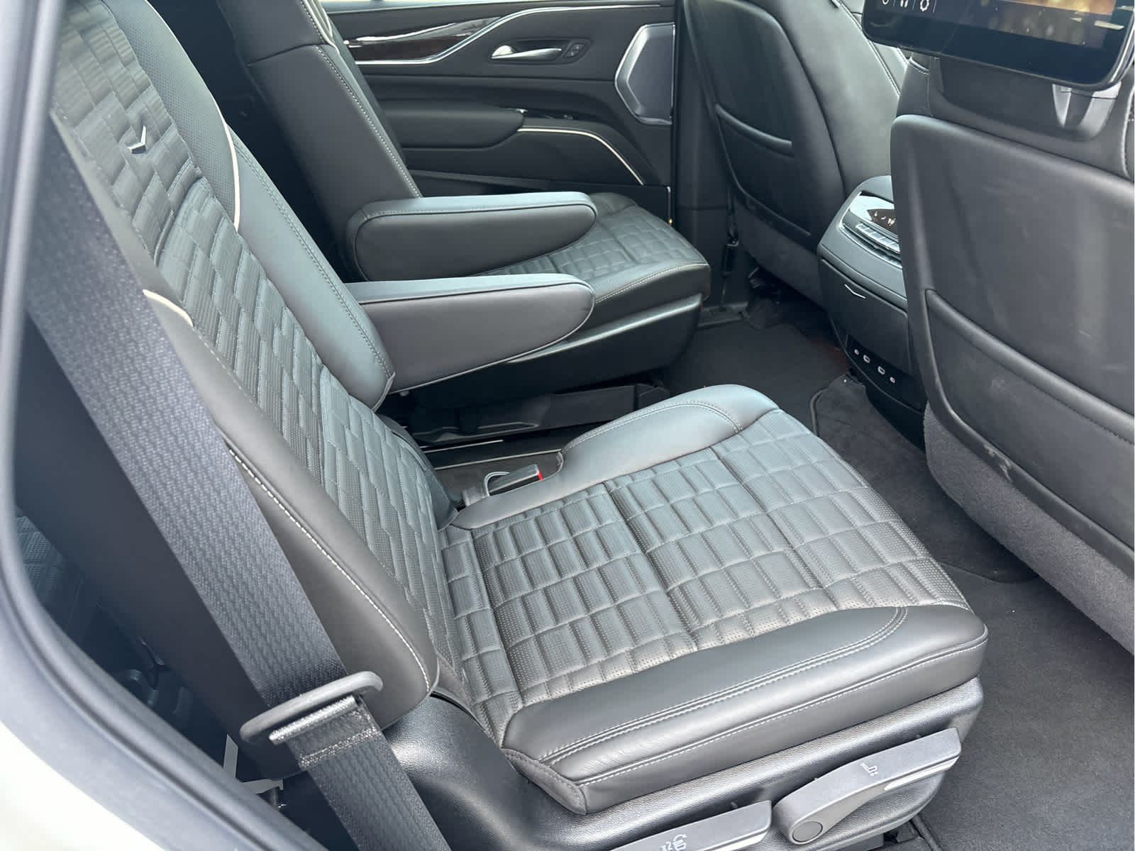 2024 Cadillac Escalade Premium Luxury Platinum photo 14