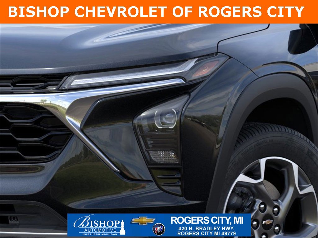 2026 Chevrolet Trax LT photo 2