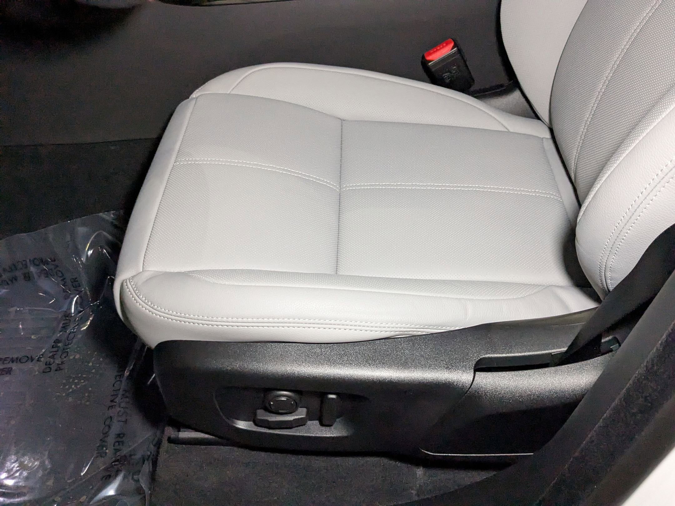 2026 Land Rover Range Rover Velar P250 S photo 4