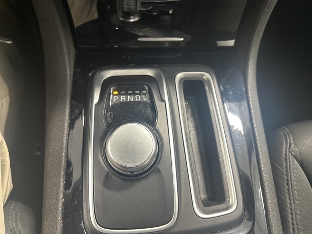 2023 Chrysler 300 Touring photo 22